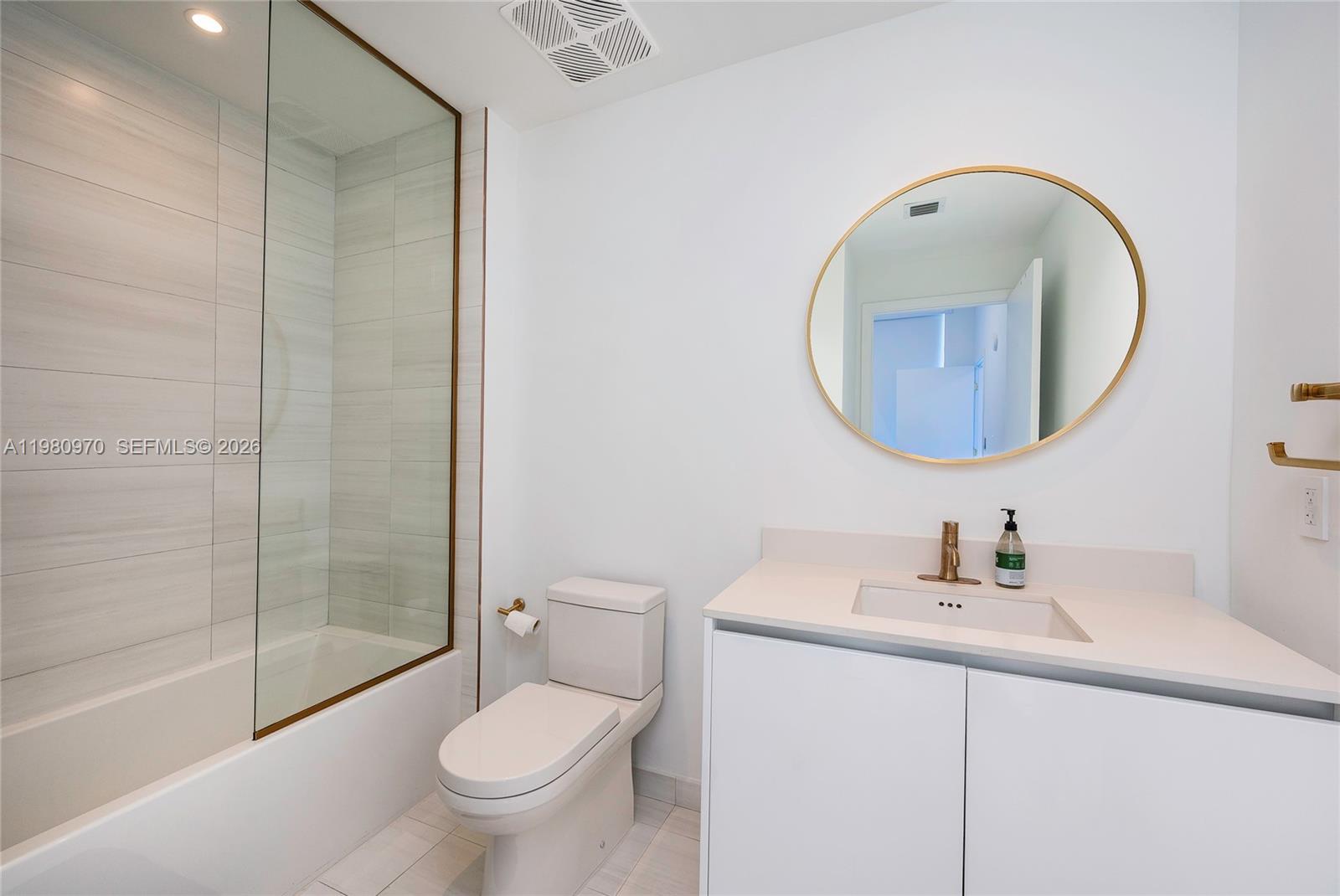 2678 Tigertail Ave #413 Miami, FL 33133