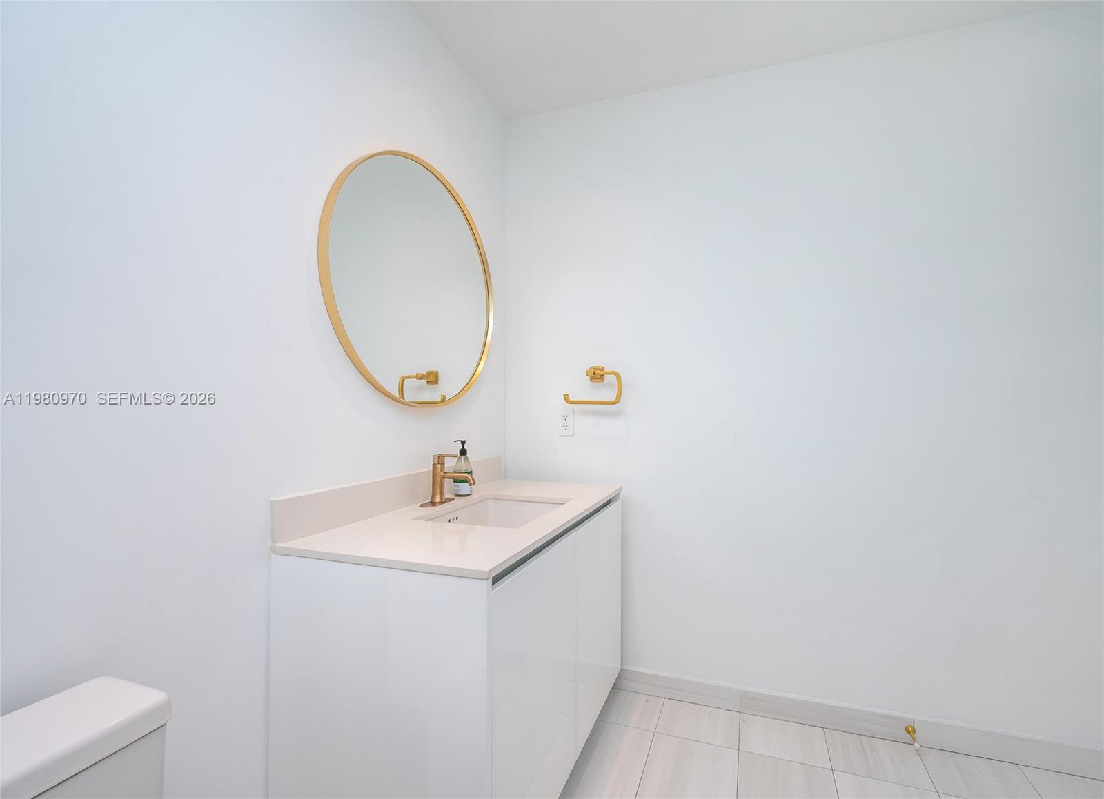 2678 Tigertail Ave #413 Miami, FL 33133