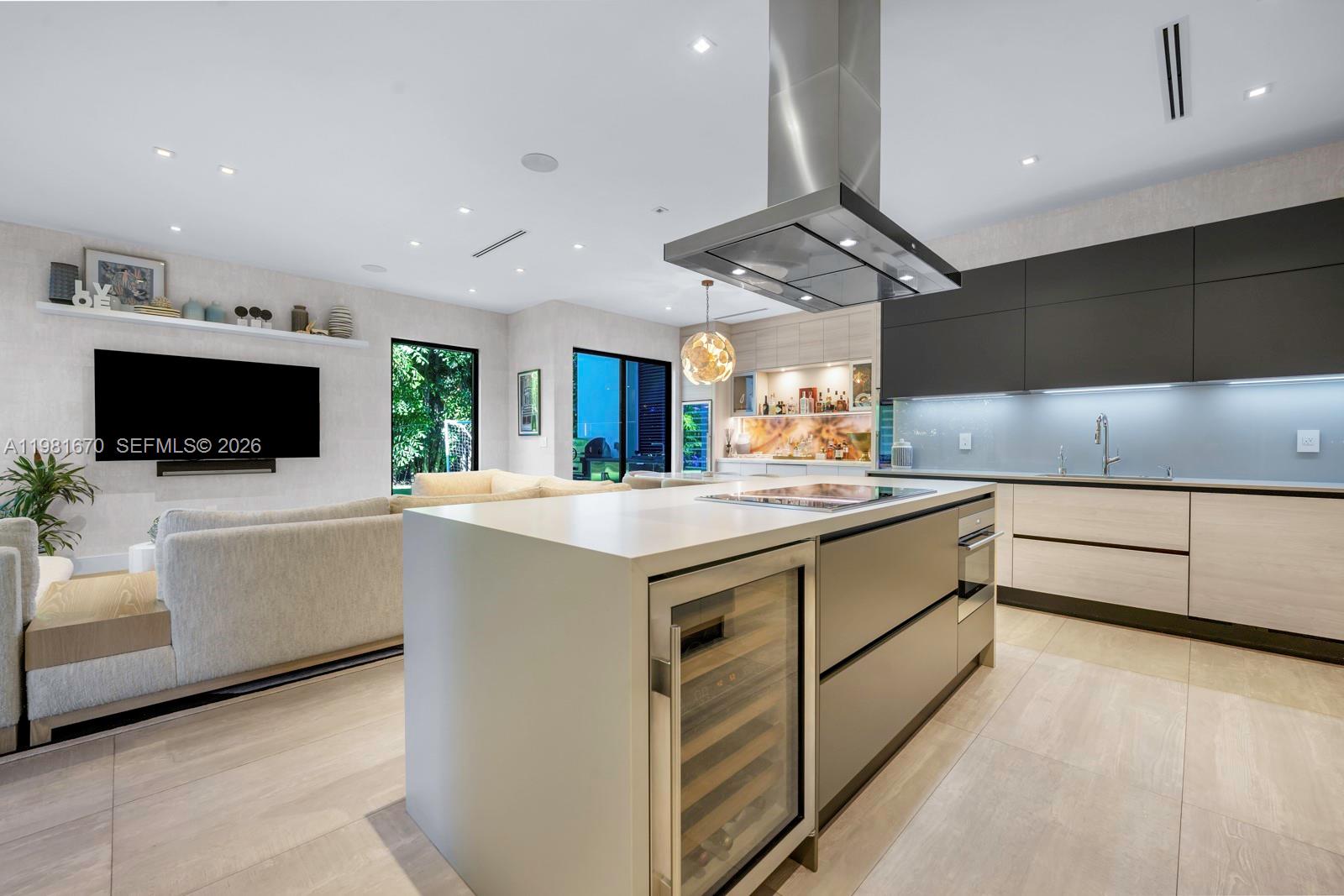 7900 SW 54th Ave Miami, FL 33143