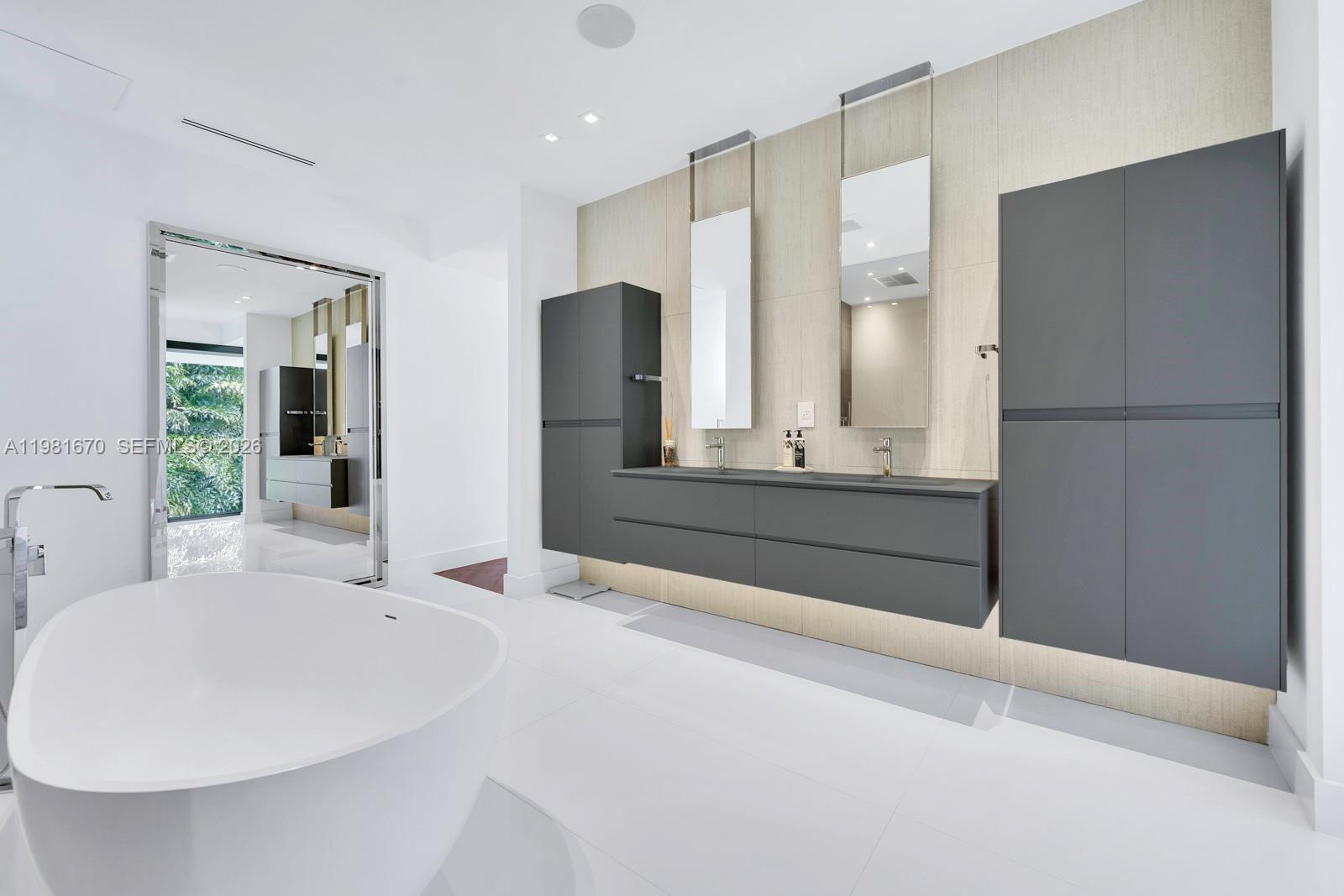 7900 SW 54th Ave Miami, FL 33143