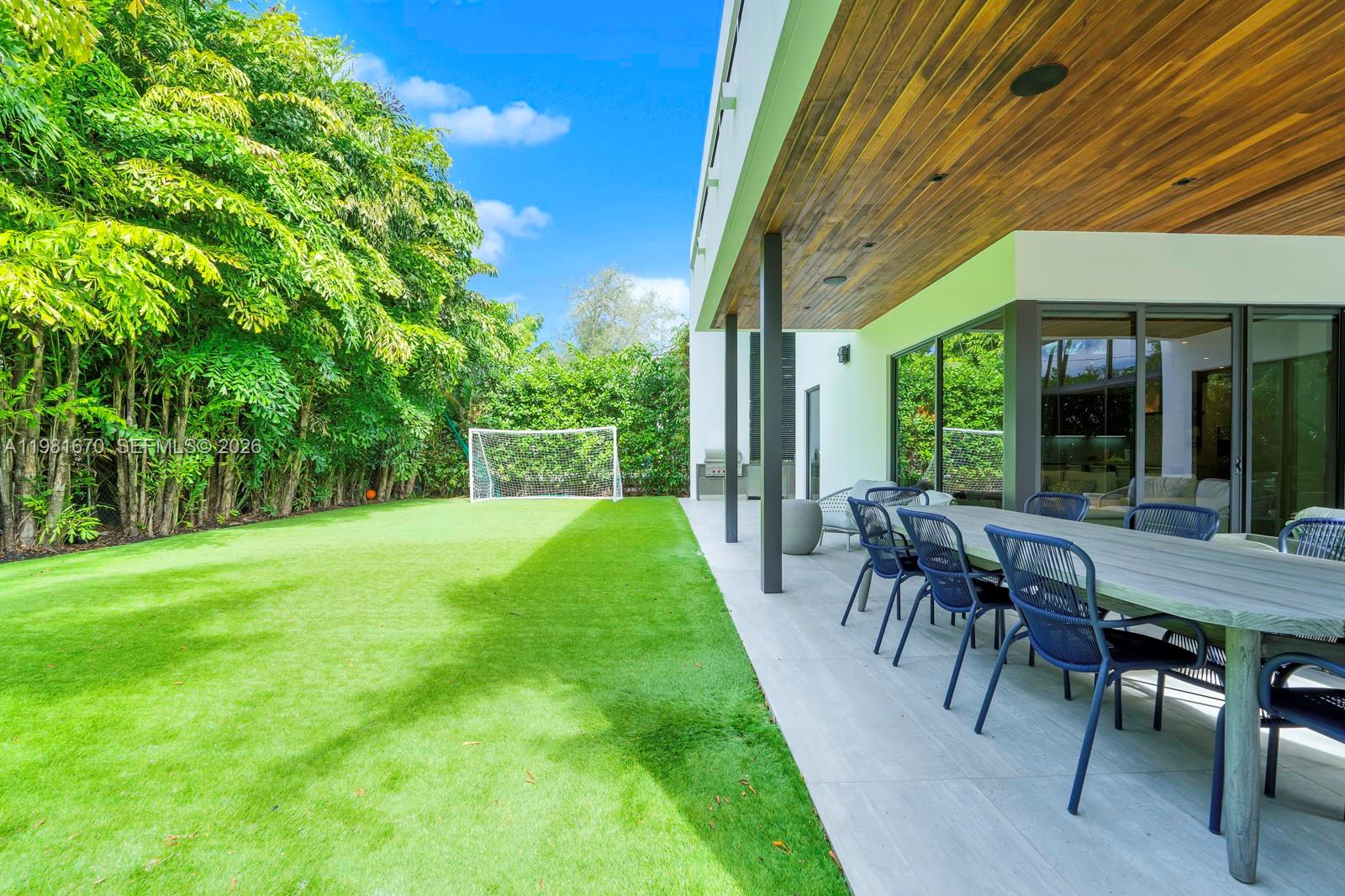 7900 SW 54th Ave Miami, FL 33143