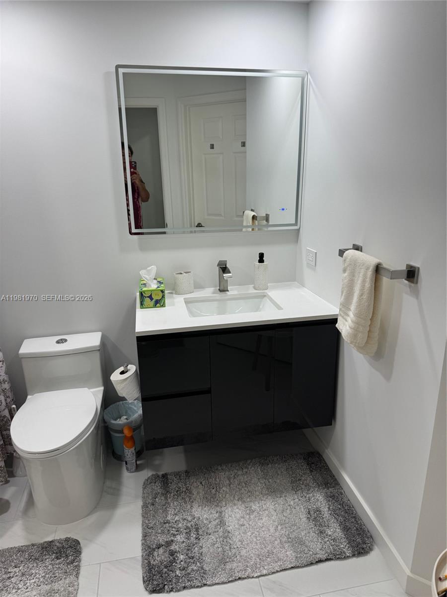 17150 N Bay Rd #2211 Sunny Isles Beach, FL 33160