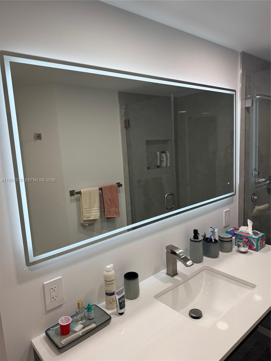 17150 N Bay Rd #2211 Sunny Isles Beach, FL 33160