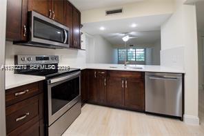 1713 Whitehall Dr #302 Davie, FL 33324