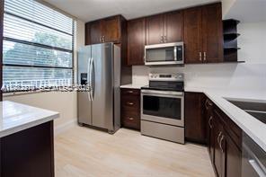 1713 Whitehall Dr #302 Davie, FL 33324