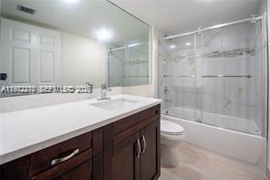 1713 Whitehall Dr #302 Davie, FL 33324