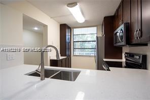 1713 Whitehall Dr #302 Davie, FL 33324