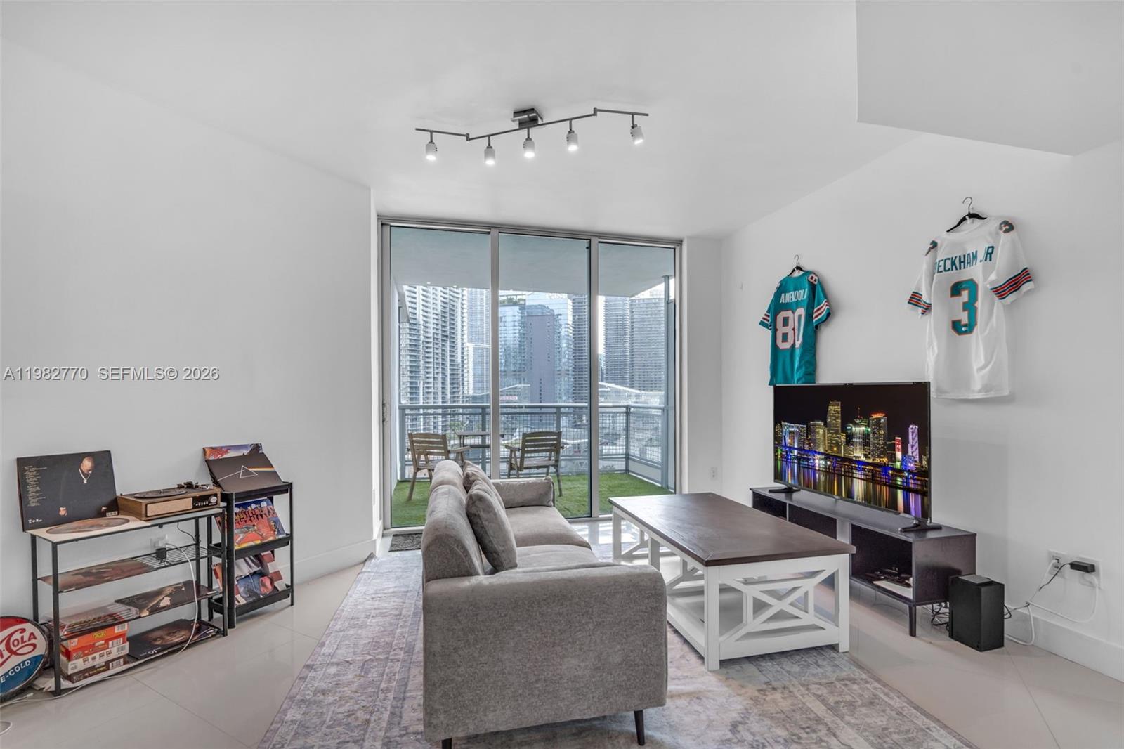 350 S Miami Ave #2412 Miami, FL 33130