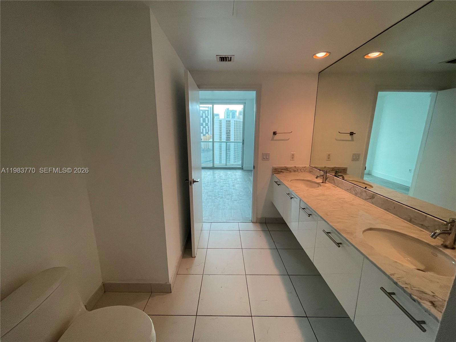 image 500 Brickell West18