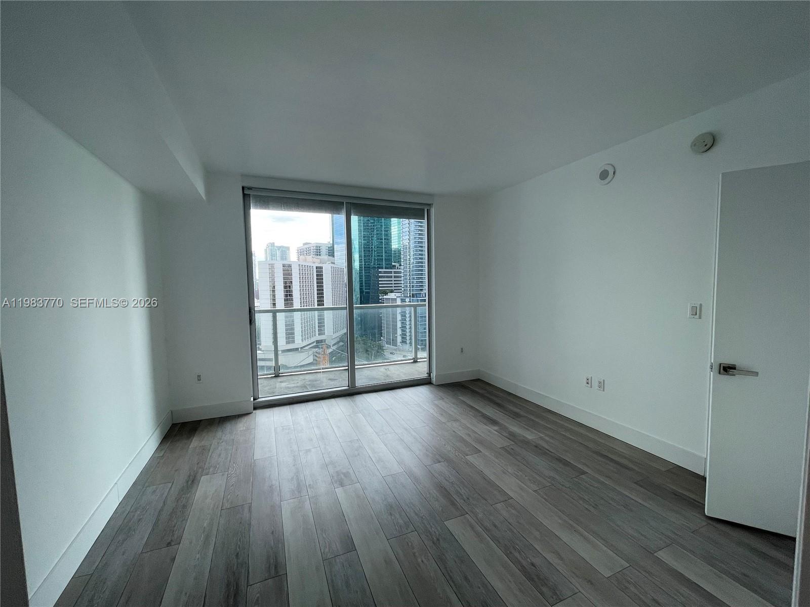 image 500 Brickell West21