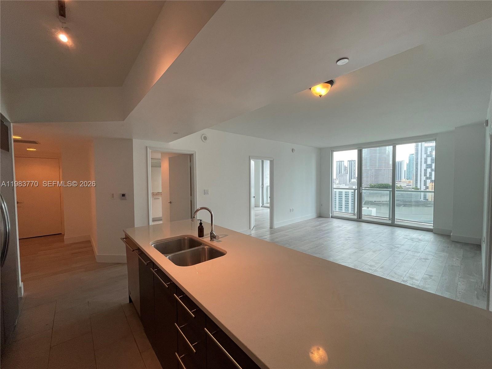 image 500 Brickell West23