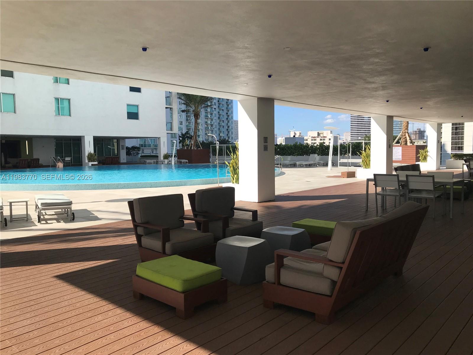 image 500 Brickell West6