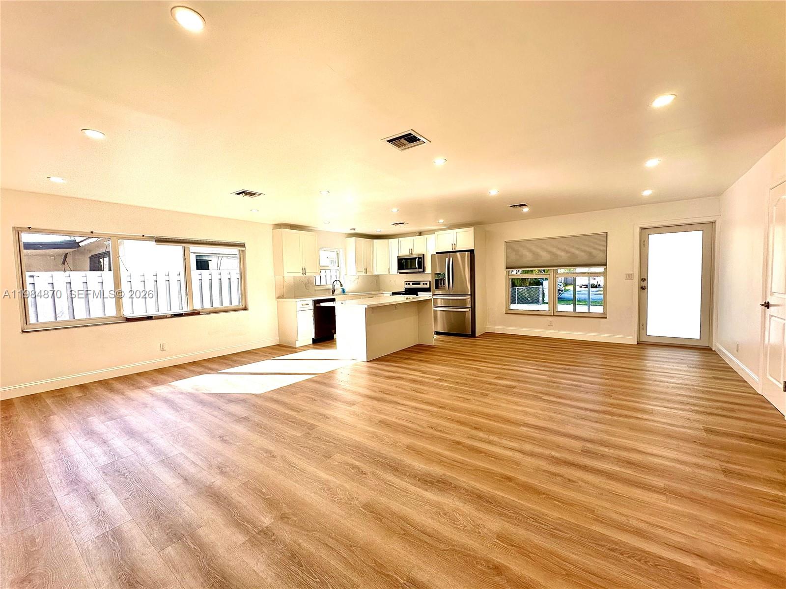 3042 Hayes St Hollywood, FL 33021