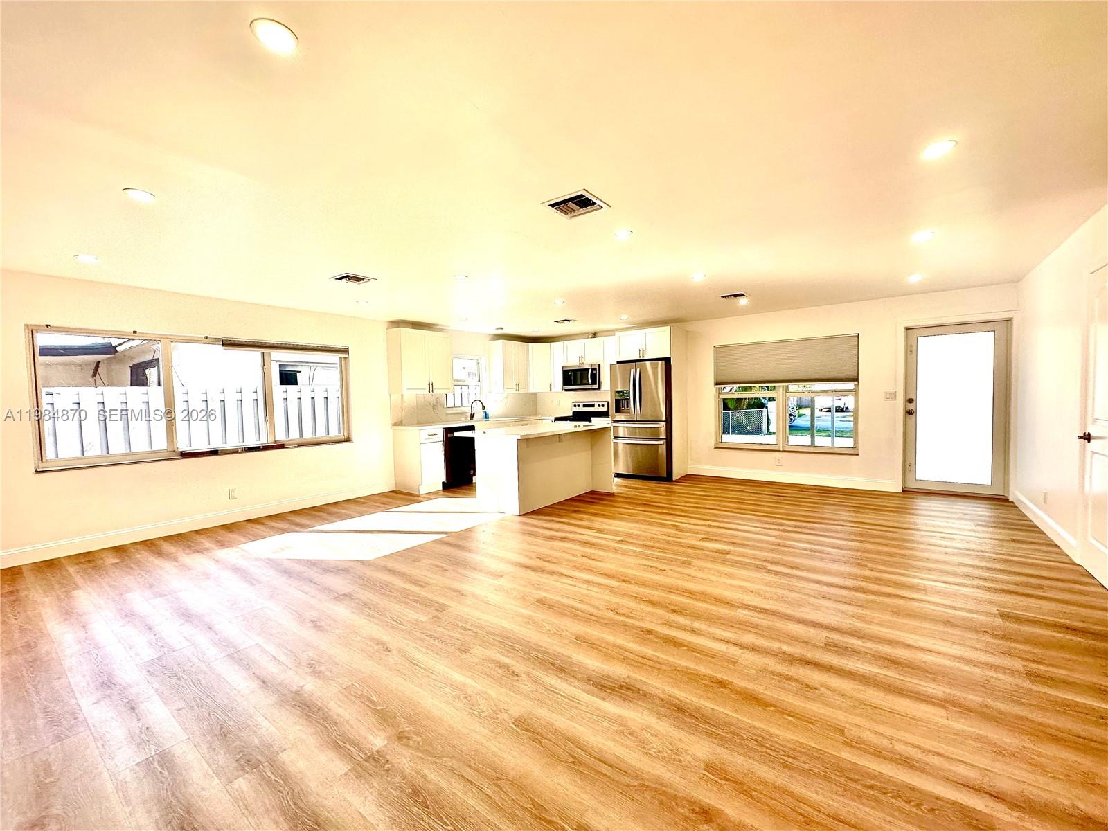 3042 Hayes St Hollywood, FL 33021