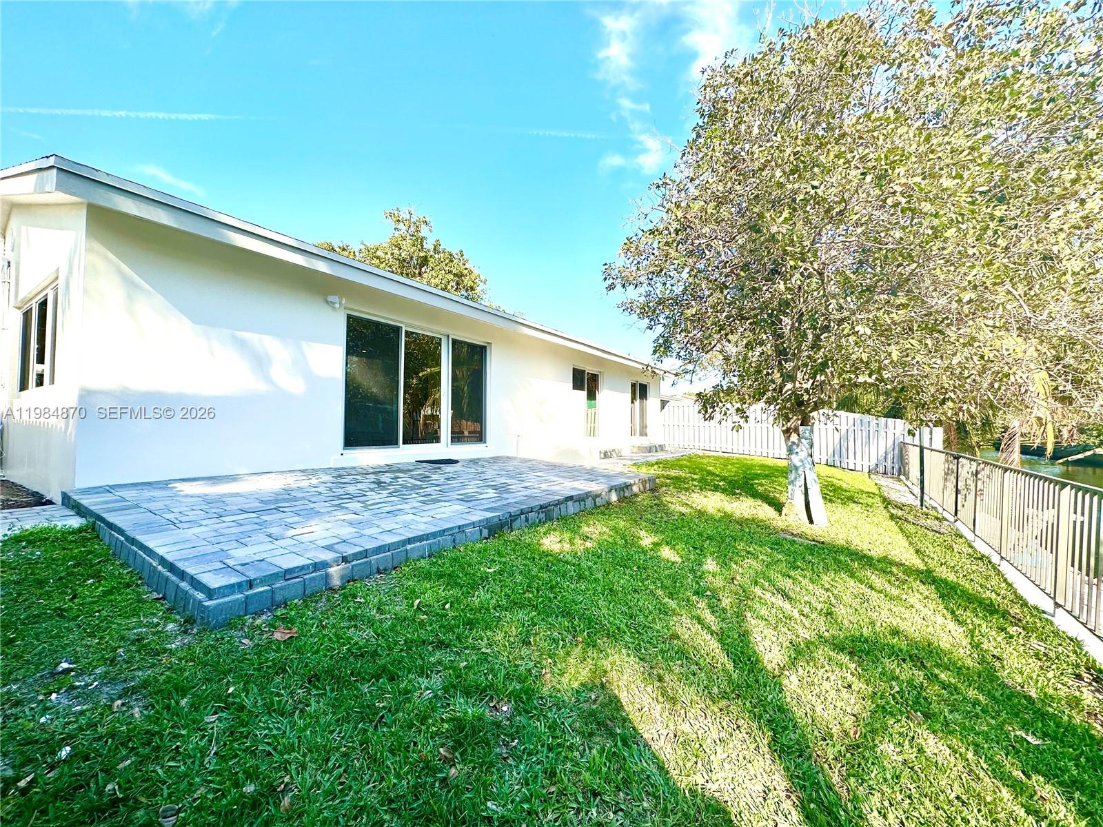 3042 Hayes St Hollywood, FL 33021