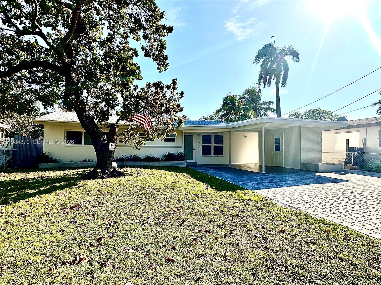 3042 Hayes St Hollywood, FL 33021