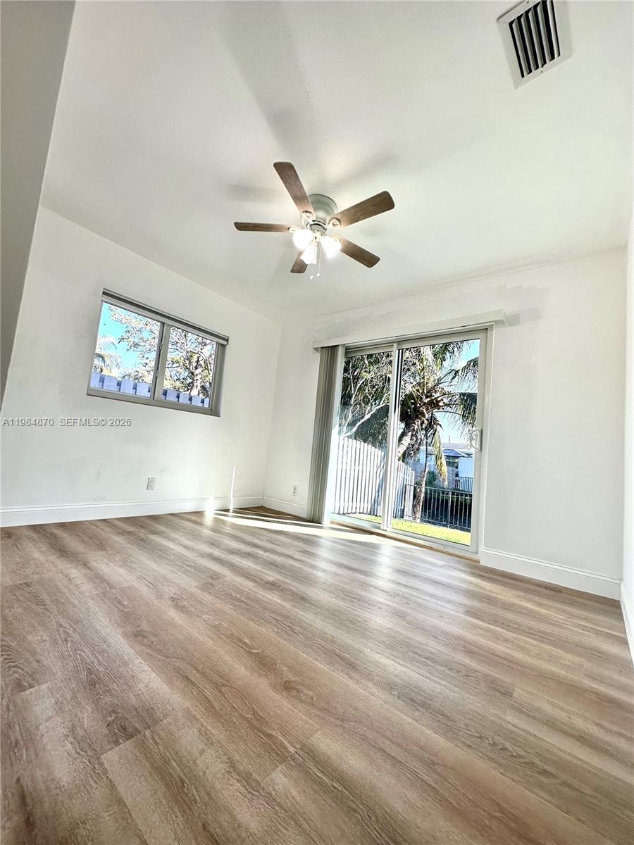 3042 Hayes St Hollywood, FL 33021