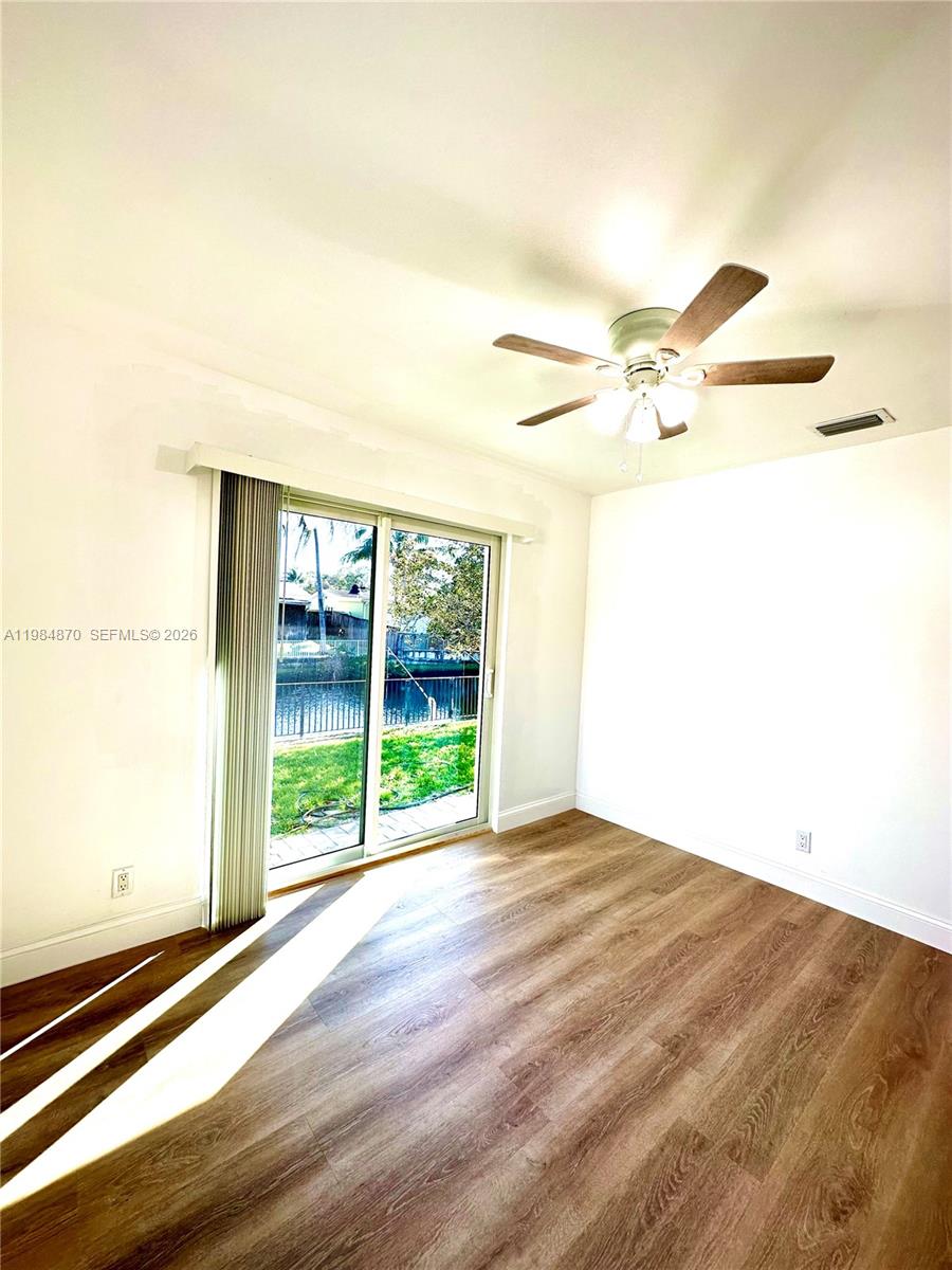 3042 Hayes St Hollywood, FL 33021