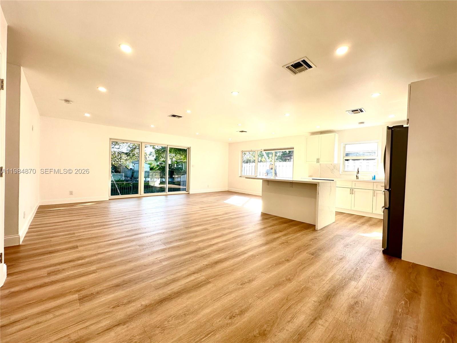 3042 Hayes St Hollywood, FL 33021