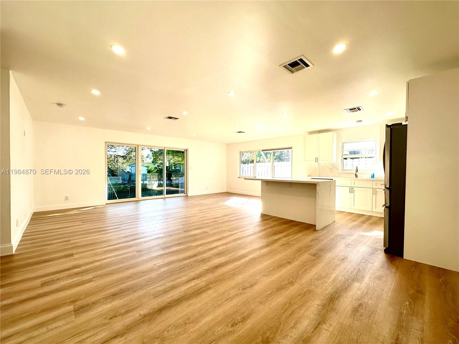 3042 Hayes St Hollywood, FL 33021