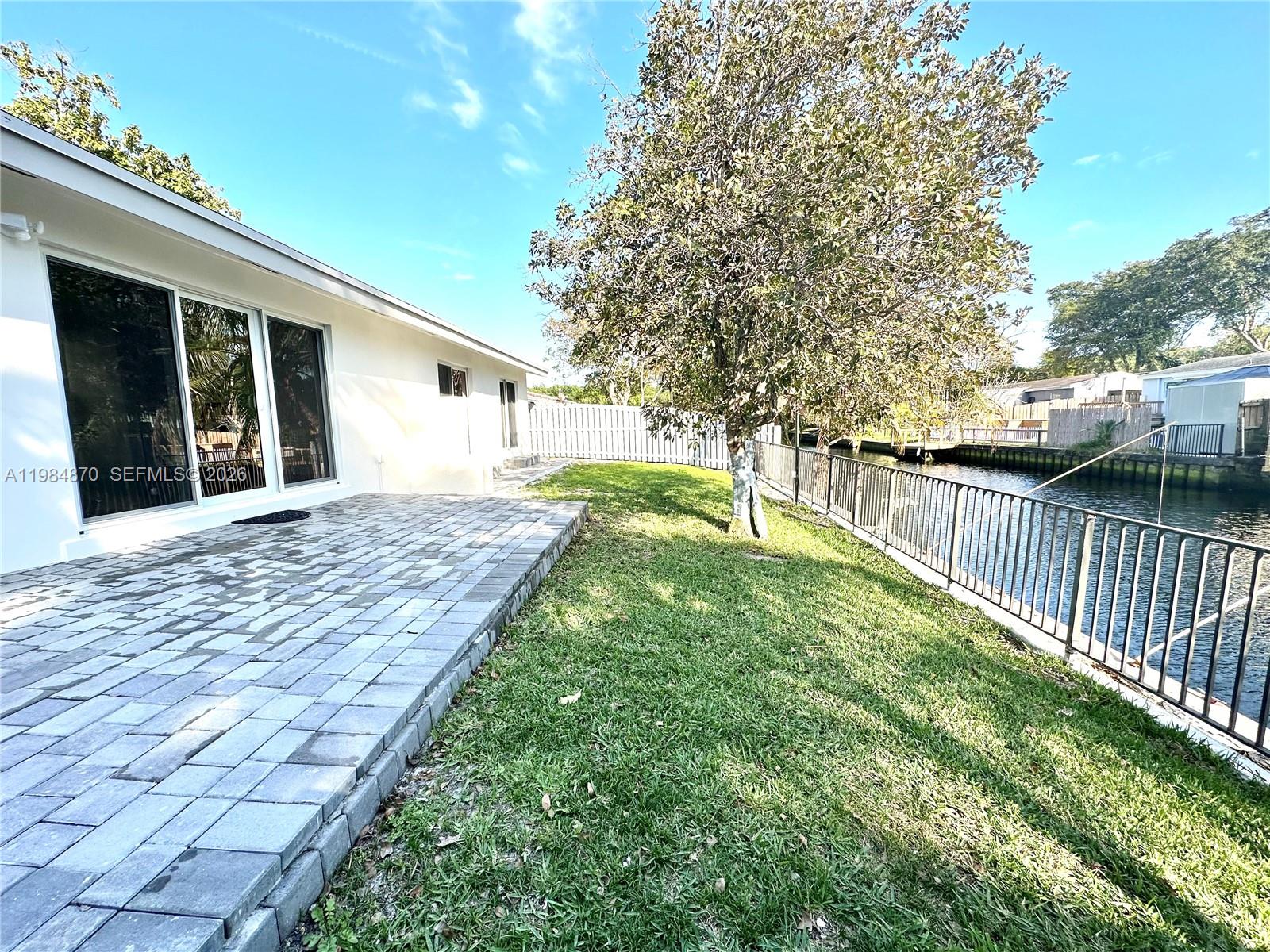 3042 Hayes St Hollywood, FL 33021