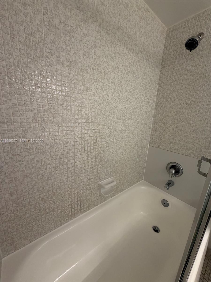 image Mirador 1200 (North Tower)10