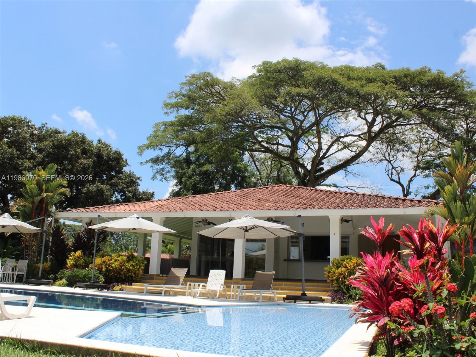 00 N Outside Of Country