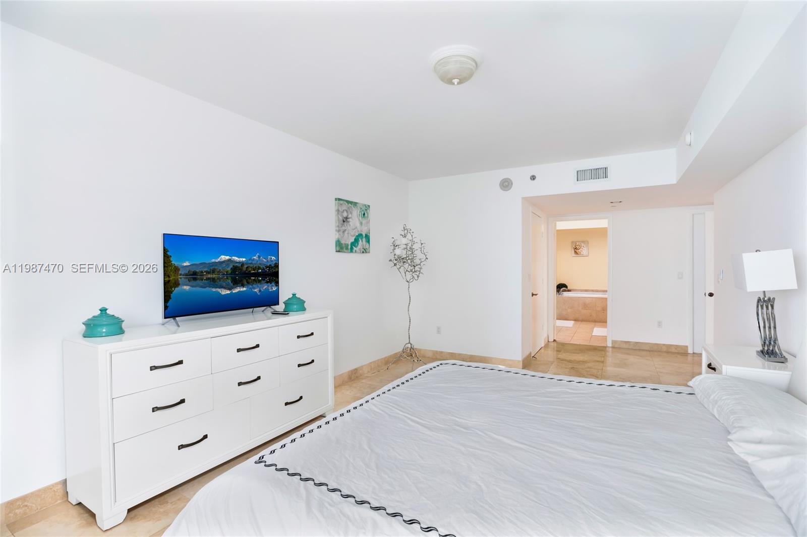 1830 S Ocean Dr #2808 Hallandale Beach, FL 33009