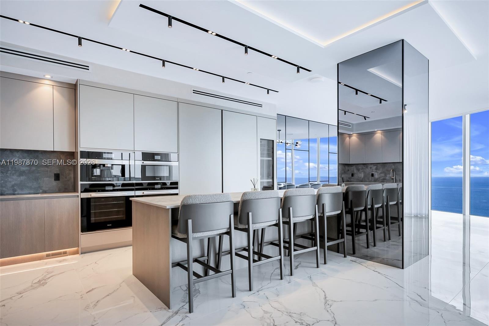 2711 S Ocean Dr #3905 Hollywood, FL 33019