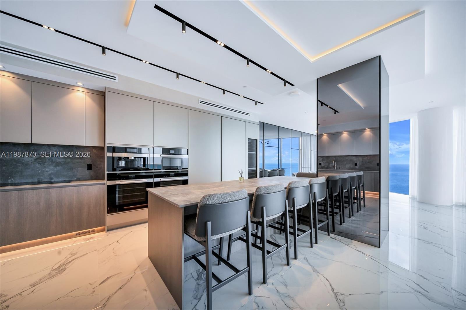 2711 S Ocean Dr #3905 Hollywood, FL 33019