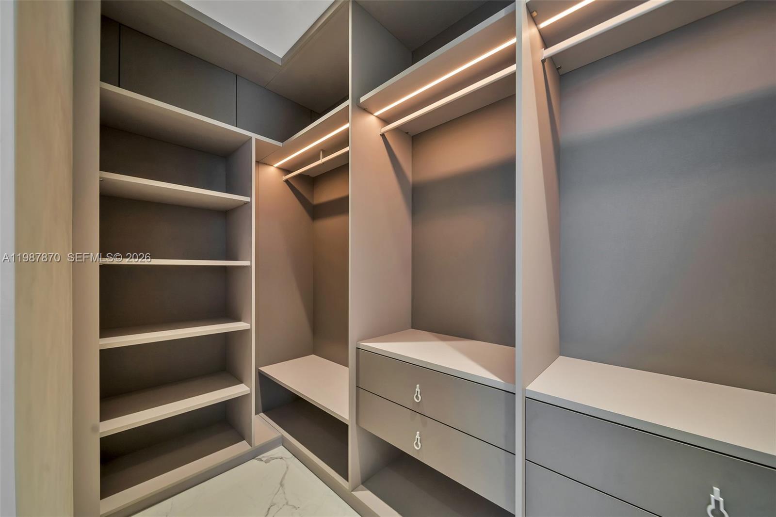 2711 S Ocean Dr #3905 Hollywood, FL 33019