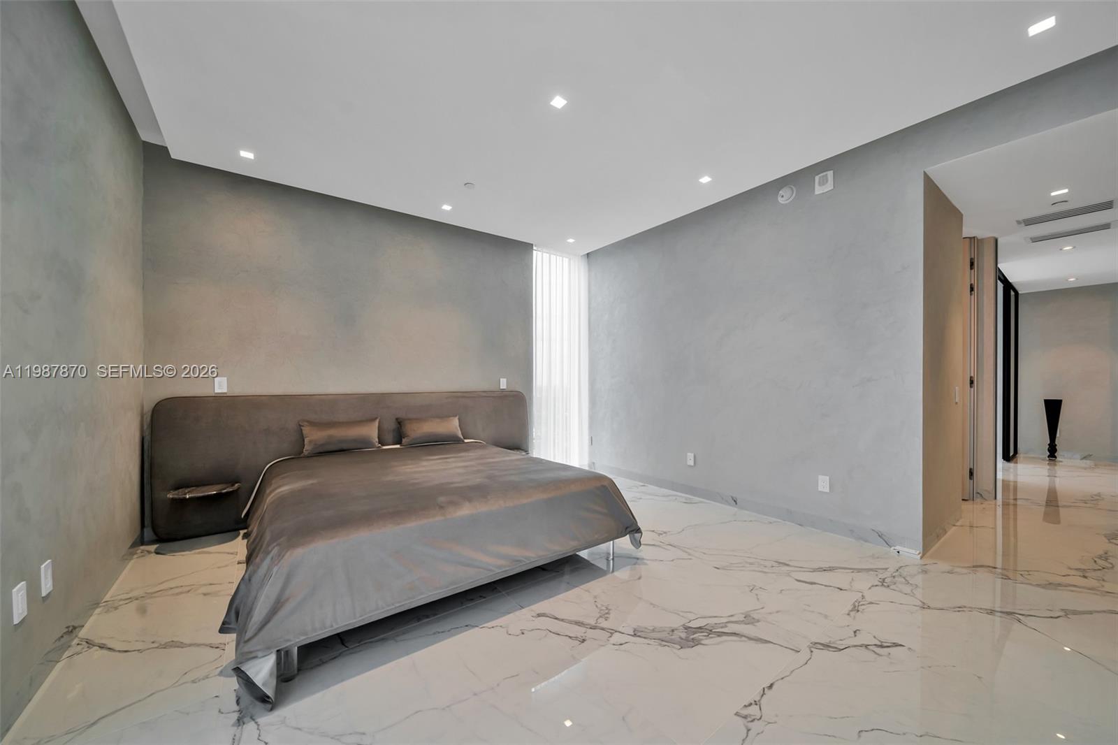 2711 S Ocean Dr #3905 Hollywood, FL 33019