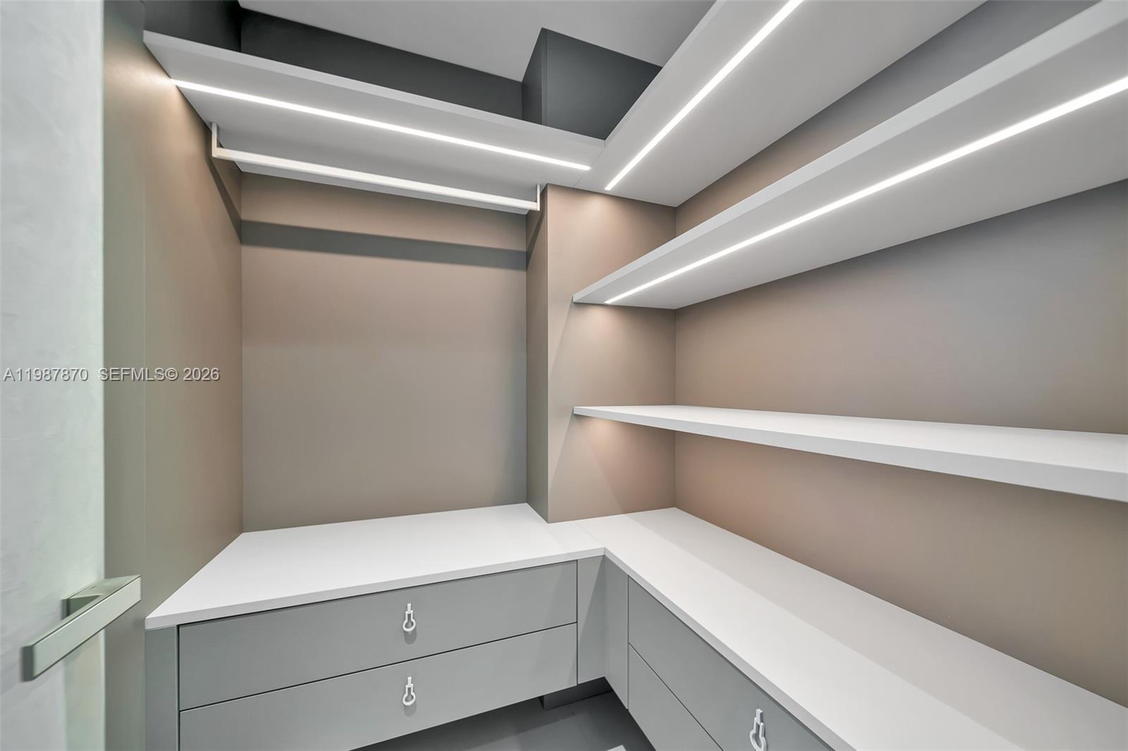 2711 S Ocean Dr #3905 Hollywood, FL 33019