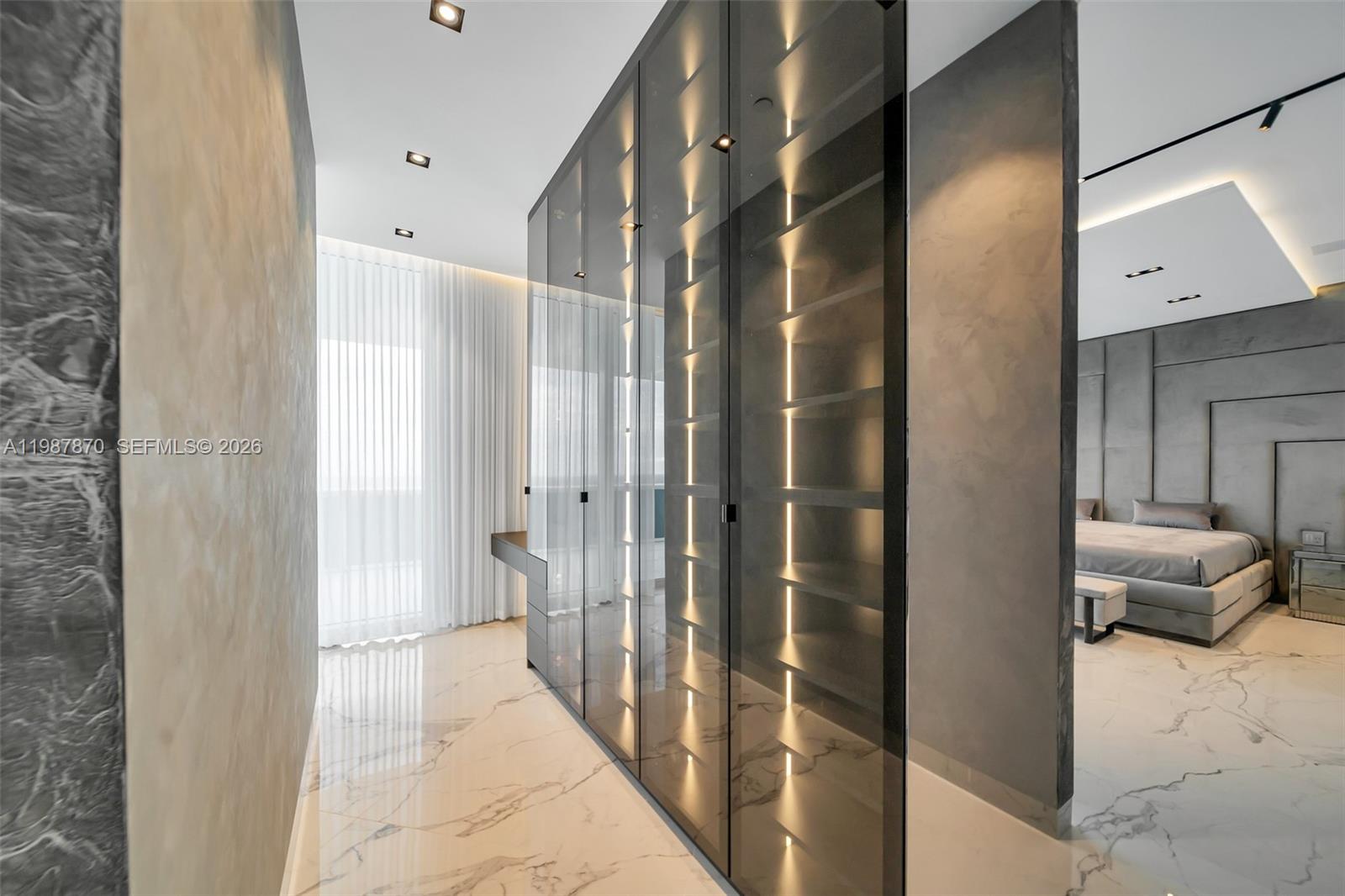 2711 S Ocean Dr #3905 Hollywood, FL 33019