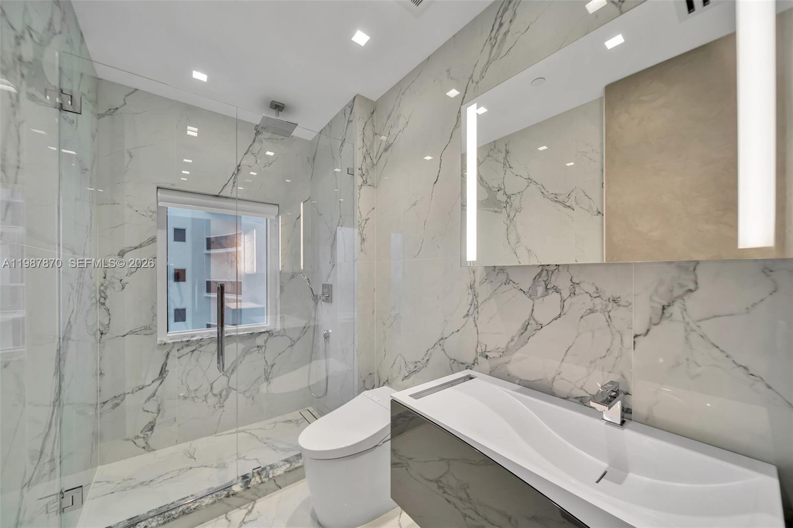 2711 S Ocean Dr #3905 Hollywood, FL 33019