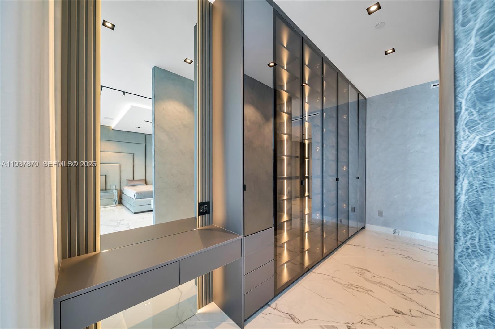 2711 S Ocean Dr #3905 Hollywood, FL 33019