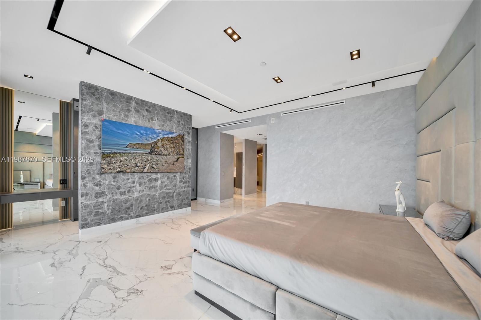 2711 S Ocean Dr #3905 Hollywood, FL 33019