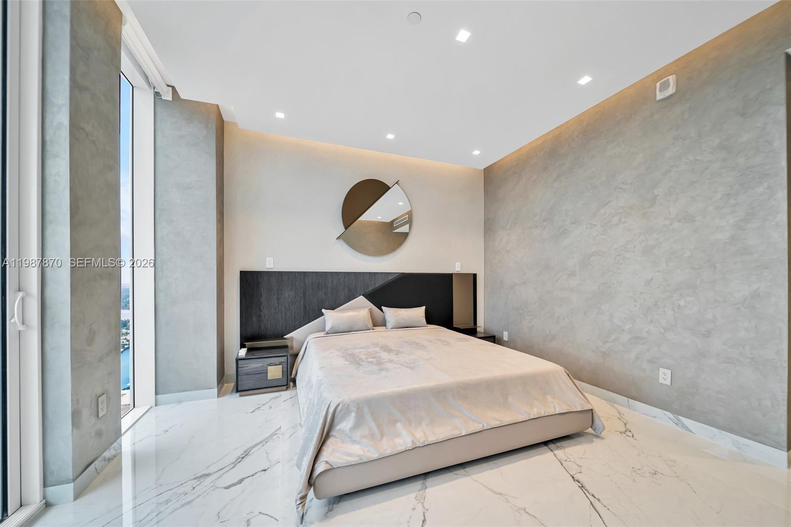 2711 S Ocean Dr #3905 Hollywood, FL 33019