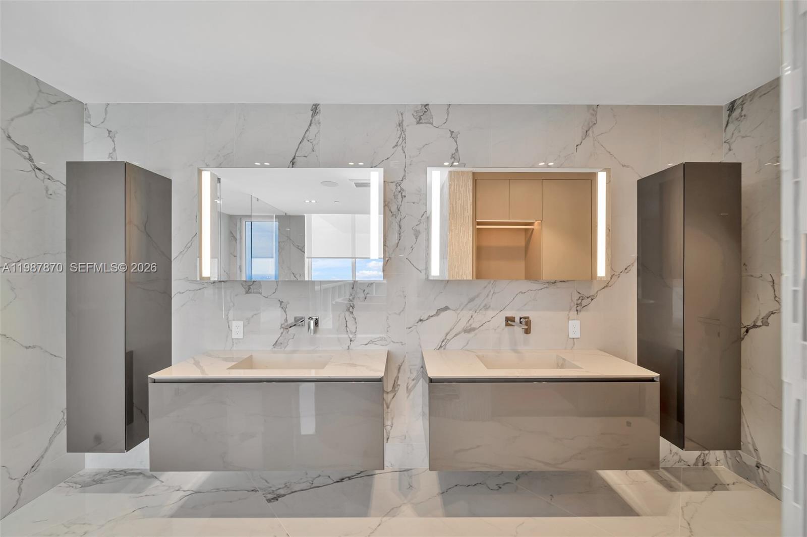 2711 S Ocean Dr #3905 Hollywood, FL 33019