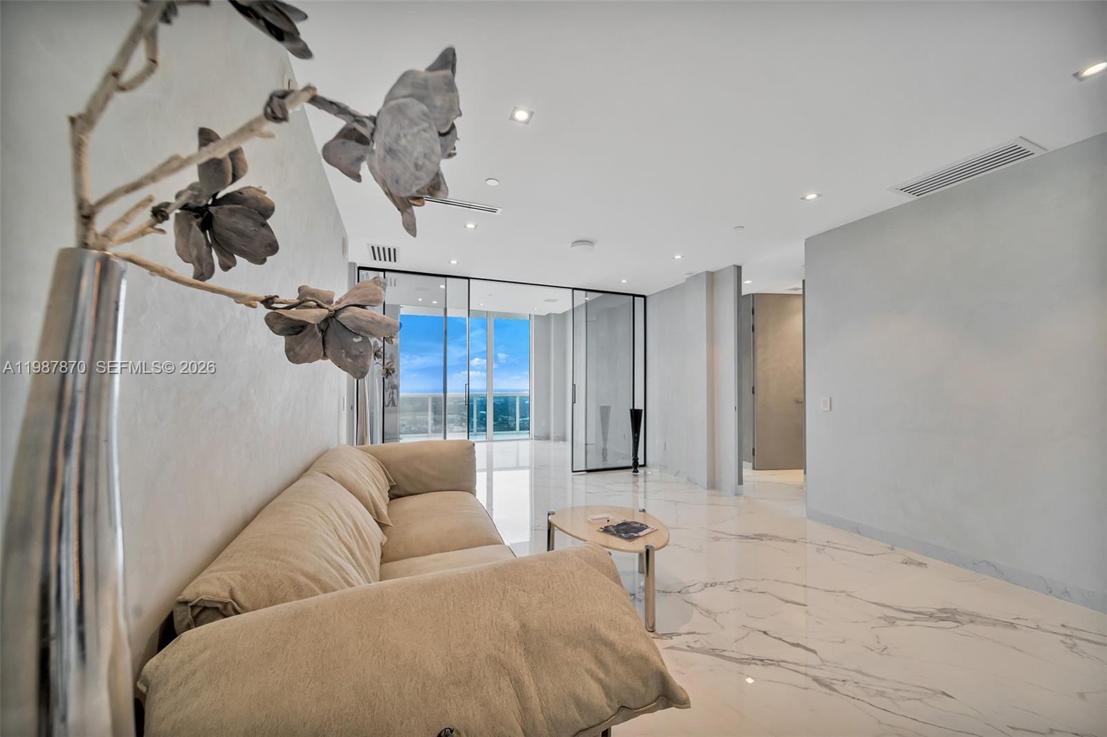 2711 S Ocean Dr #3905 Hollywood, FL 33019