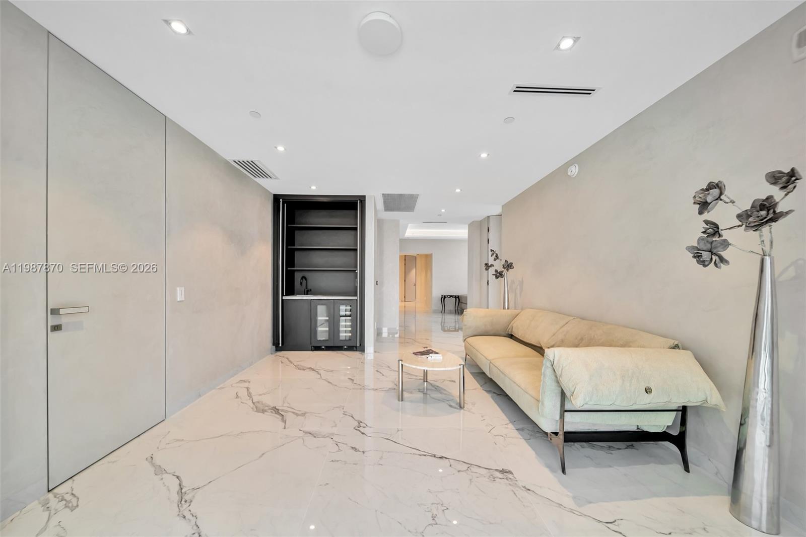 2711 S Ocean Dr #3905 Hollywood, FL 33019