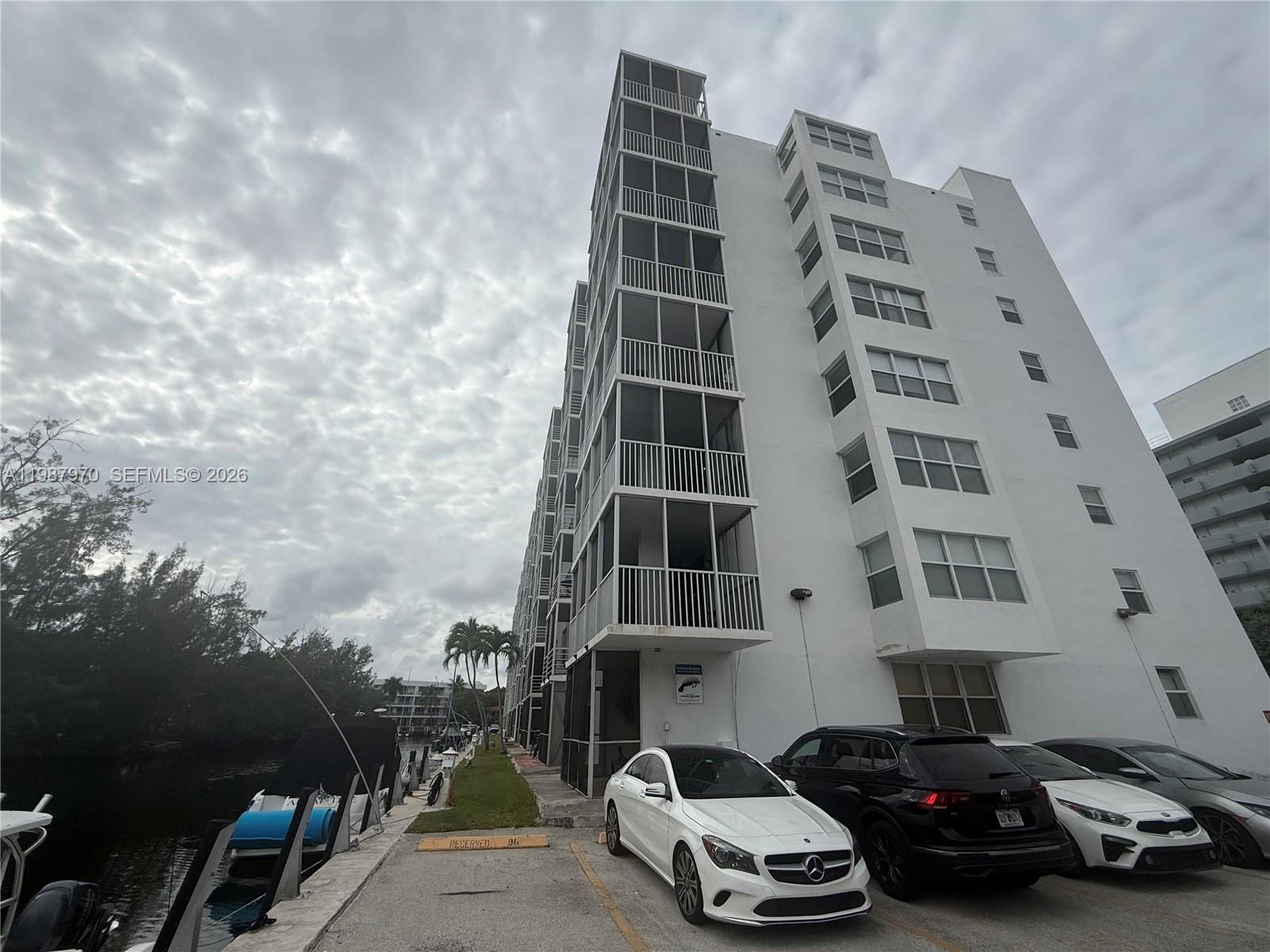 3660 NE 166th St #415 North Miami Beach, FL 33160