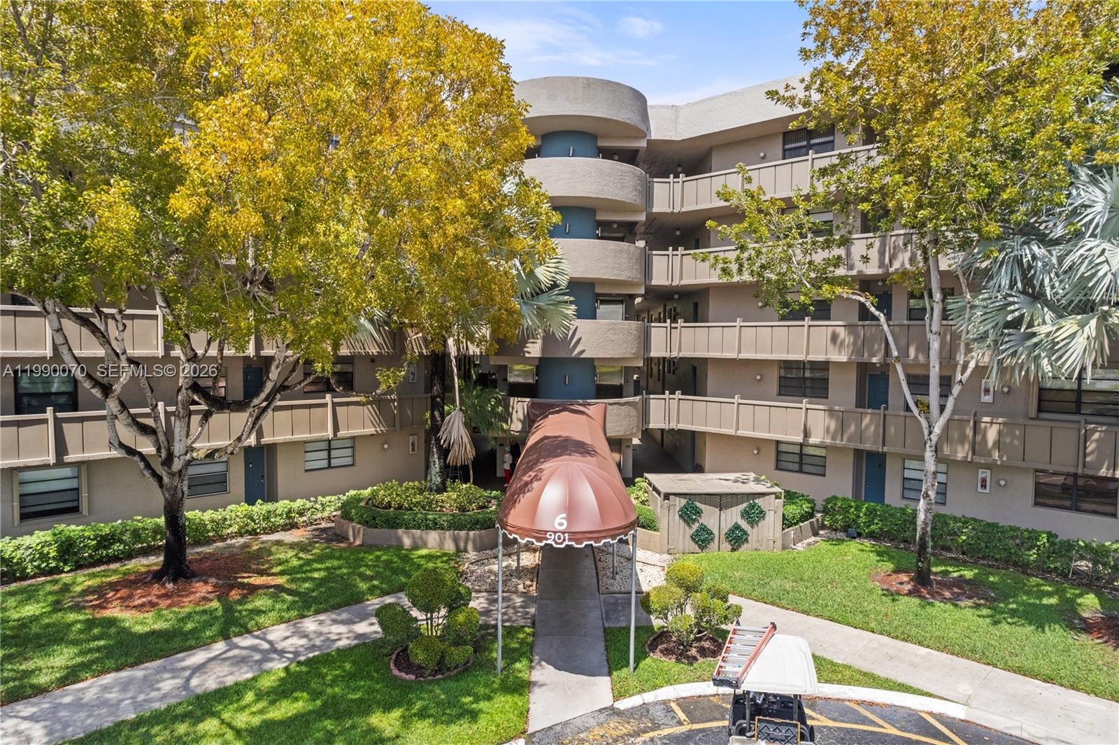 901 Colony Pt Cir #503 Pembroke Pines, FL 33026