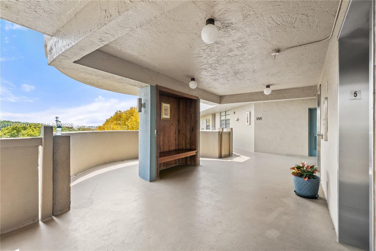 901 Colony Pt Cir #503 Pembroke Pines, FL 33026