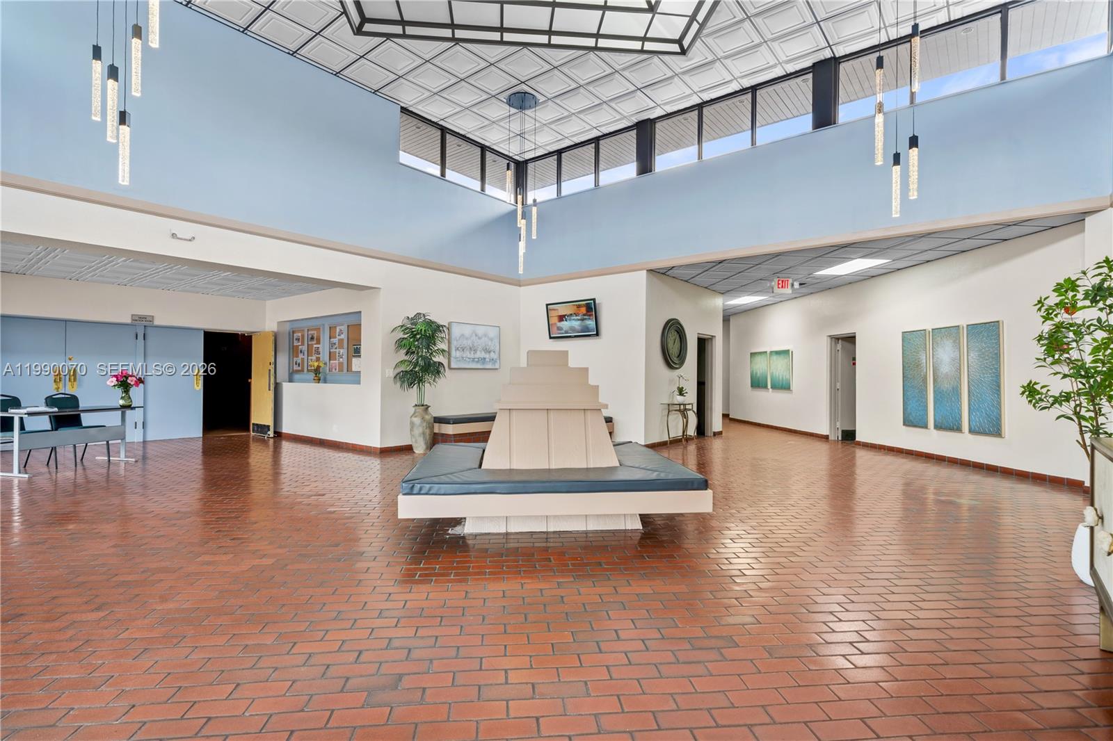 901 Colony Pt Cir #503 Pembroke Pines, FL 33026