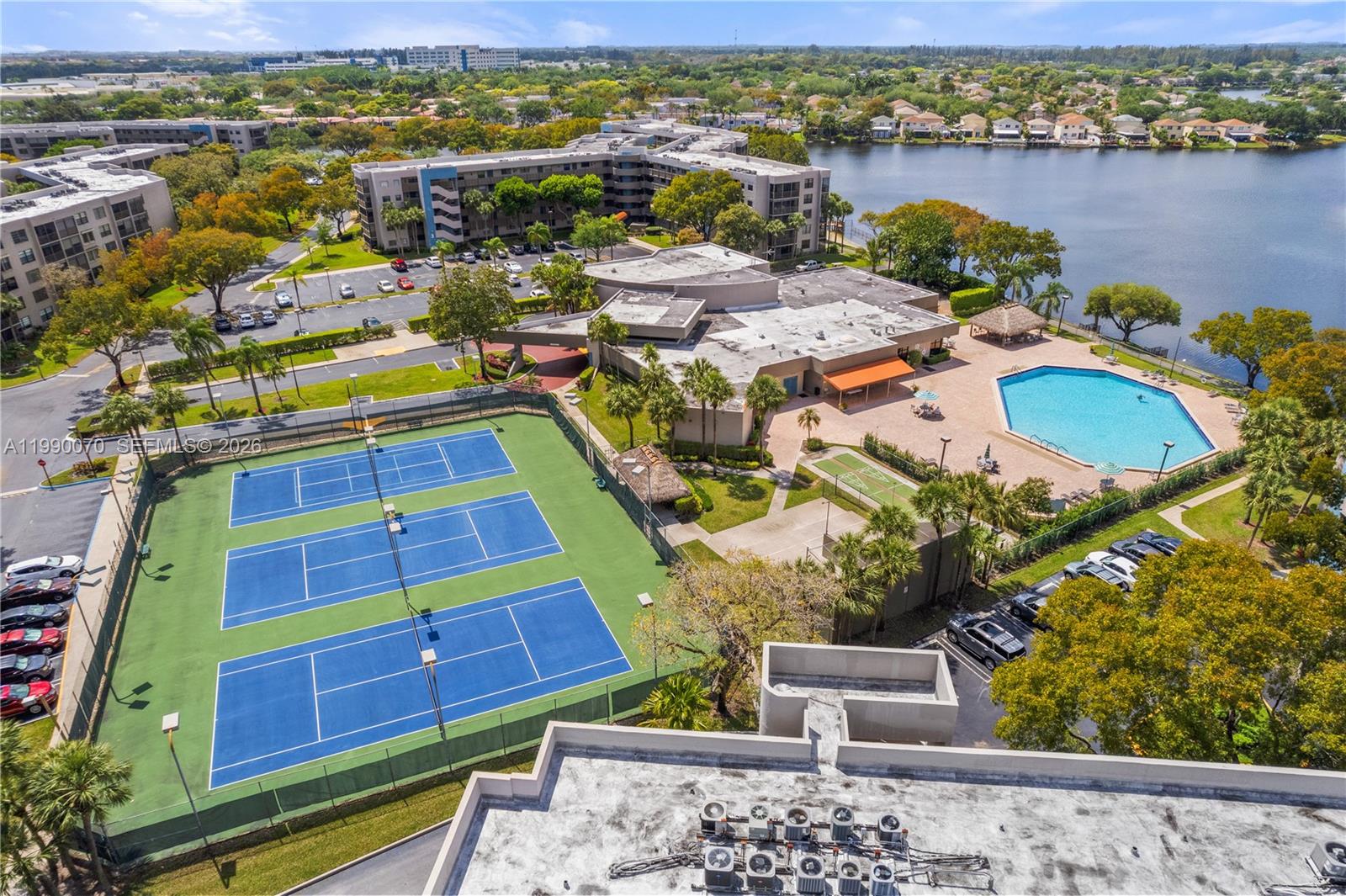 901 Colony Pt Cir #503 Pembroke Pines, FL 33026