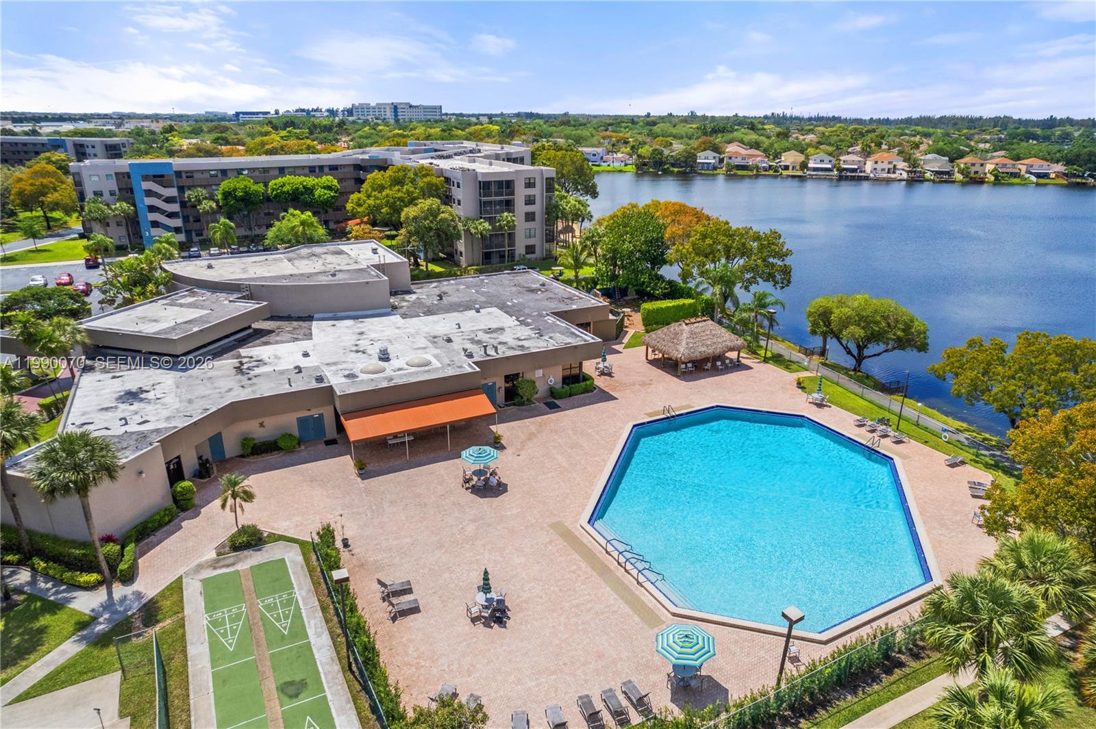 901 Colony Pt Cir #503 Pembroke Pines, FL 33026