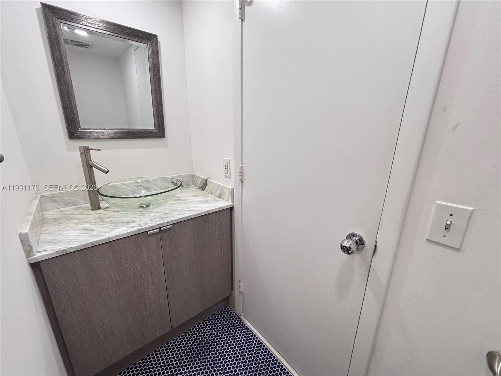 image South Pointe Towers10