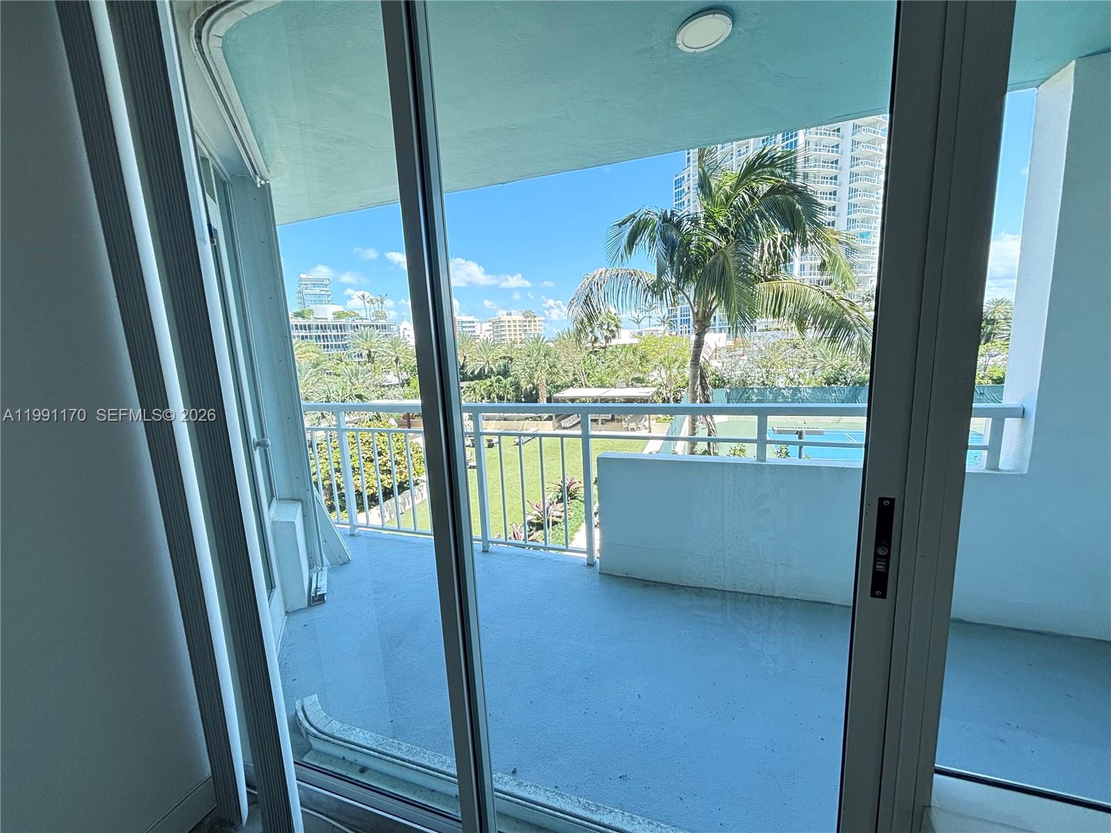 image South Pointe Towers12