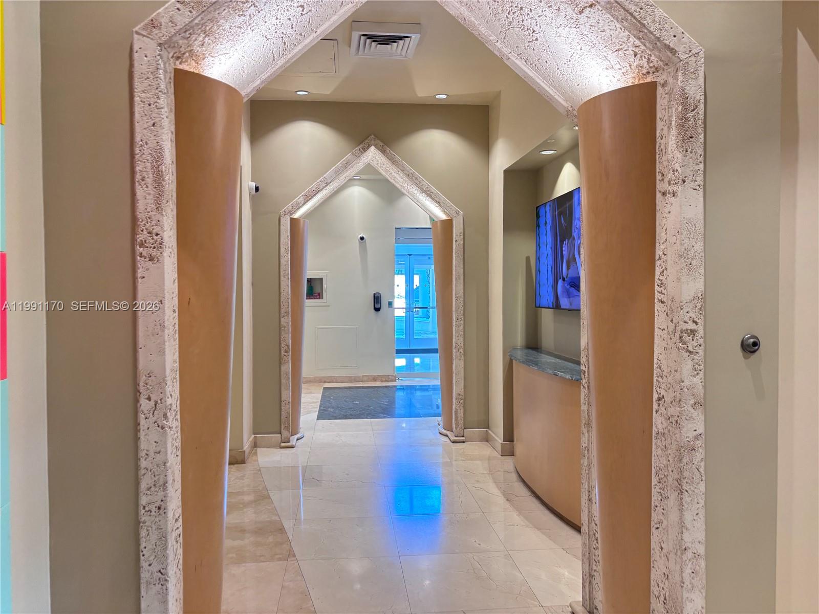 image South Pointe Towers18